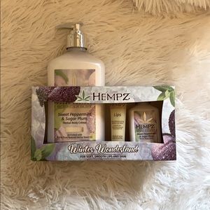 Hempz lotion & lip gift set peppermint sugar plum